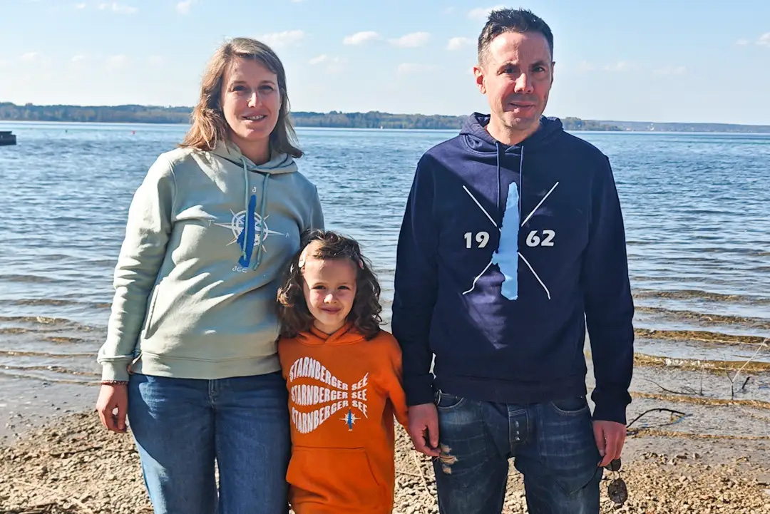 Team SeeShirt 260426 Familienfoto der Seeshirt-Familie am Starnberger See